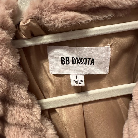 BB Dakota Tan Faux Fur Jacket - Picture 7 of 7